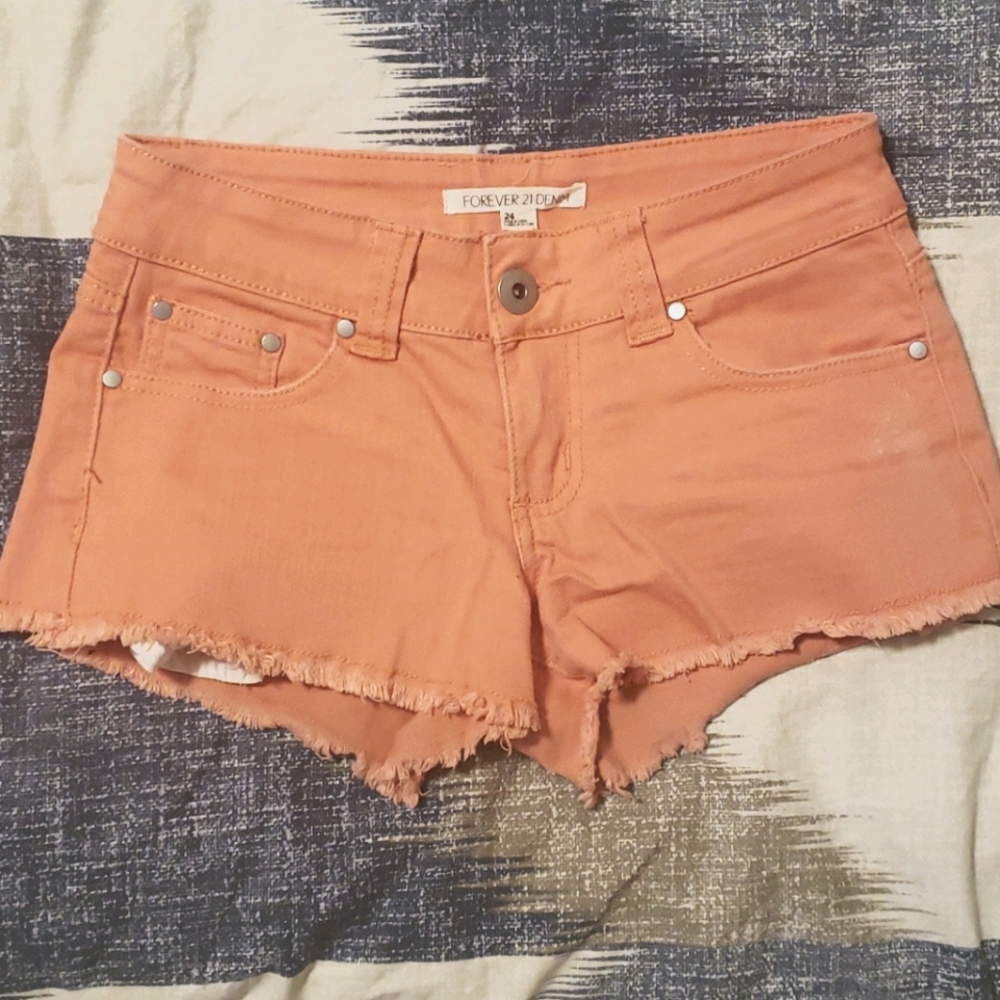Frayed hem coral shorts